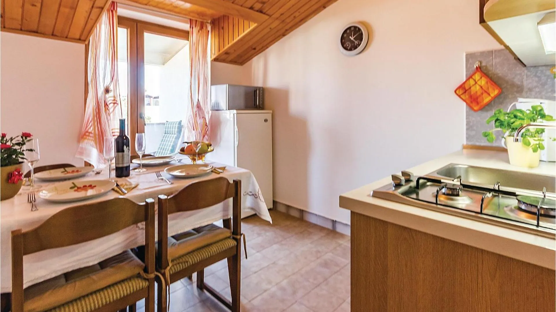 Beautiful Apartment In Pula With Kitchen
