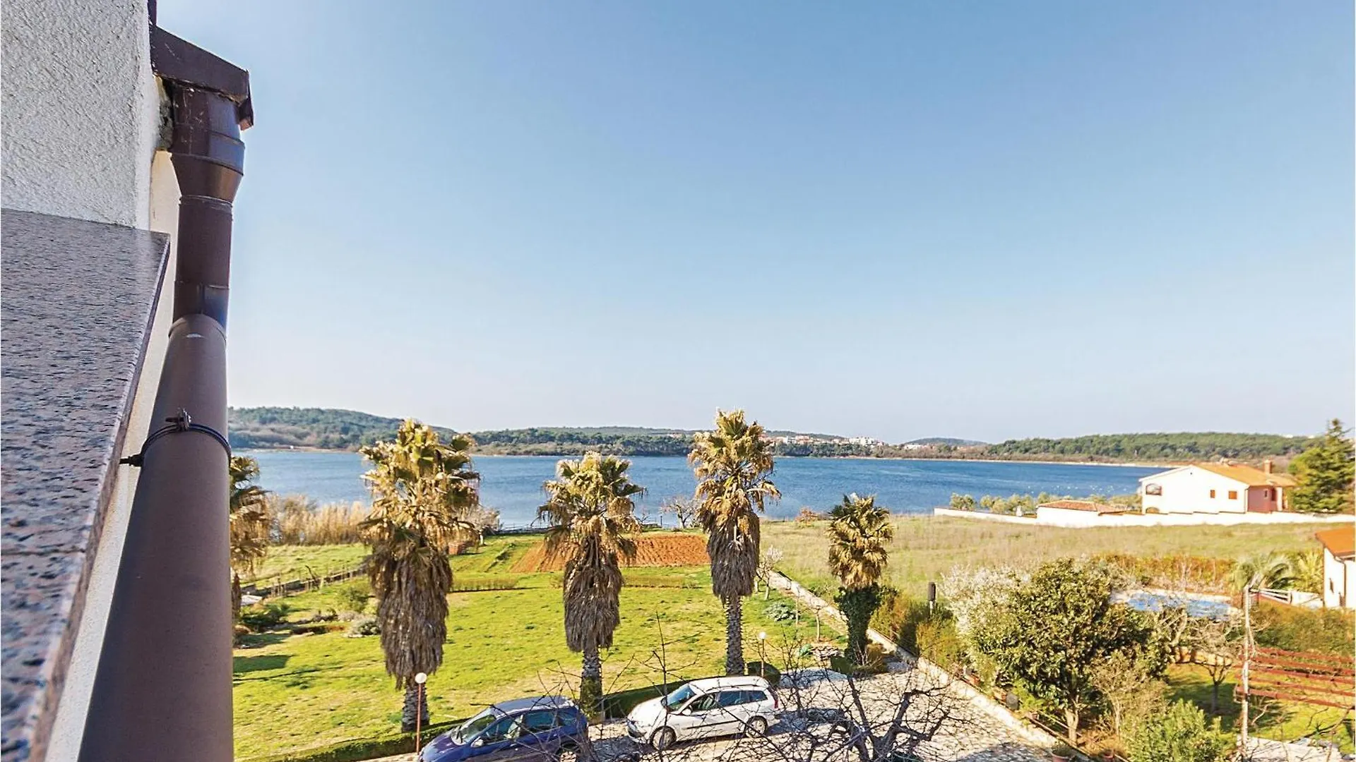 Beautiful Apartment In Pula With Kitchen