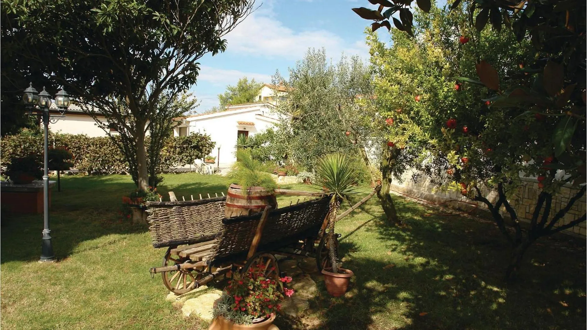 Beautiful Apartment In Pula With Kitchen