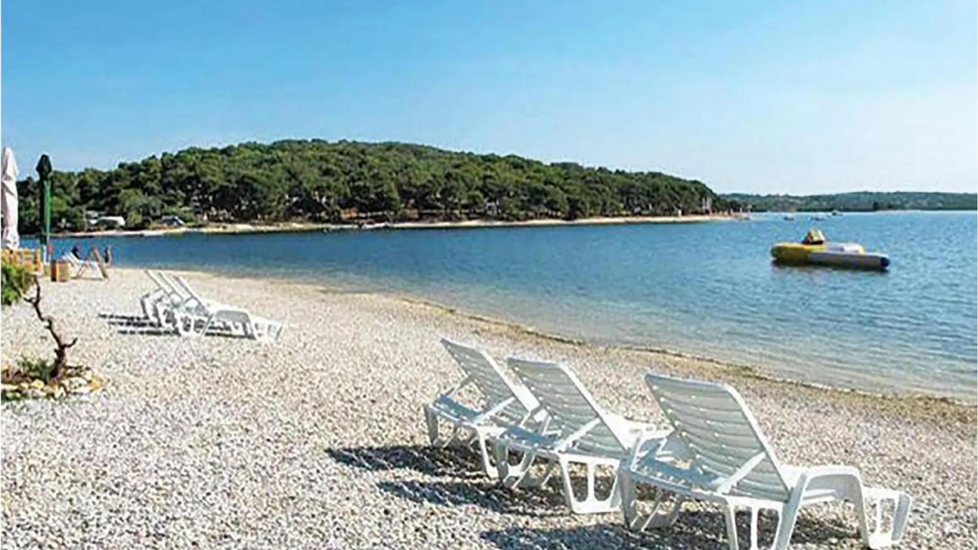 Beautiful Apartment In Pula With Kitchen